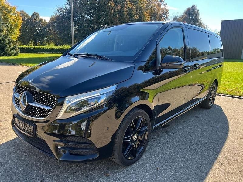 Schwarz Gebraucht 2021 Mercedes V300 AMG line Van / Kleinbus | 41.500 € (Guter Preis) - Bild 1/4