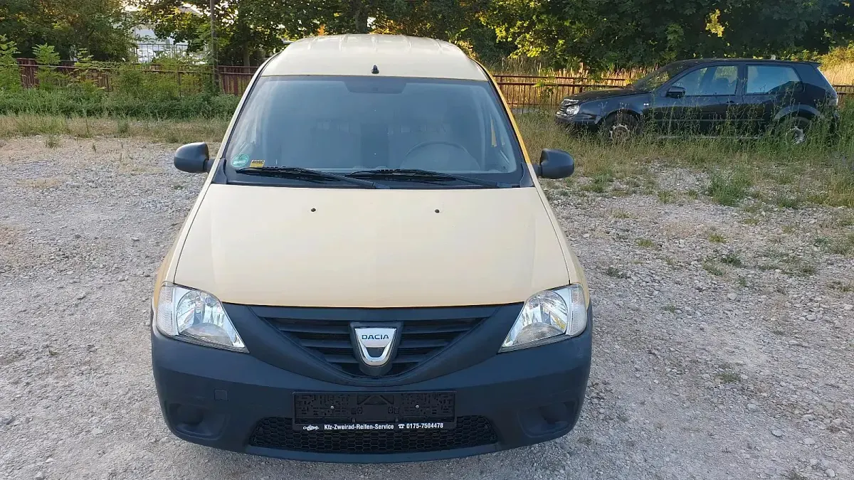 Gebraucht Dacia Logan Ambiance 68 PS (50 kW) 2011 Gelb Pickup