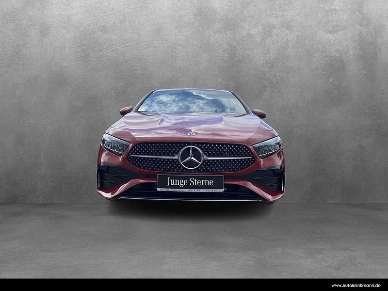 Gebraucht Mercedes A180 AMG line 136 PS (100 kW) 2025 Manufaktur lack manufaktur pat Limousine