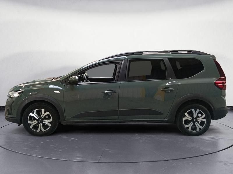 Second-hand Dacia Jogger Expression 111 CP (81 kW) 2024 Verde Monovolum