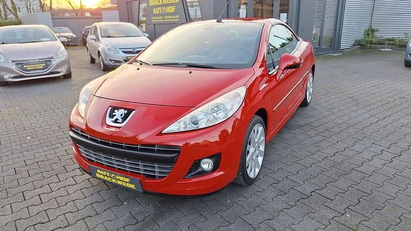 Rot Gebraucht 2011 Peugeot 207 CC Access Cabrio | 5.200 € (Etwas zu teuer) - Bild 1/4