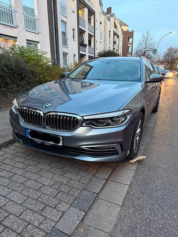 Silber Gebraucht 2018 BMW 520 Luxury Line Kombi | 20.000 € (Guter Preis) - Bild 1/4