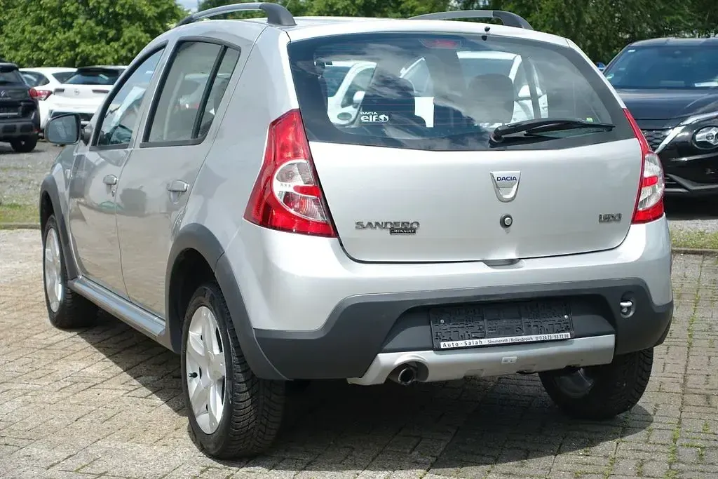 Gebraucht Dacia Sandero Stepway 68 PS (50 kW) 2010 Silber SUV