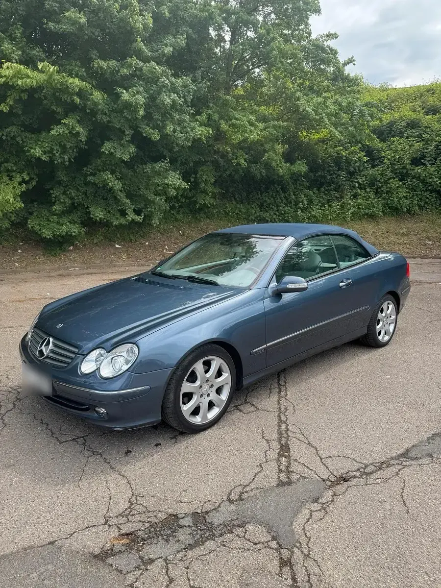 Gebraucht Mercedes CLK320 218 PS (160 kW) 2003 Blau Cabrio