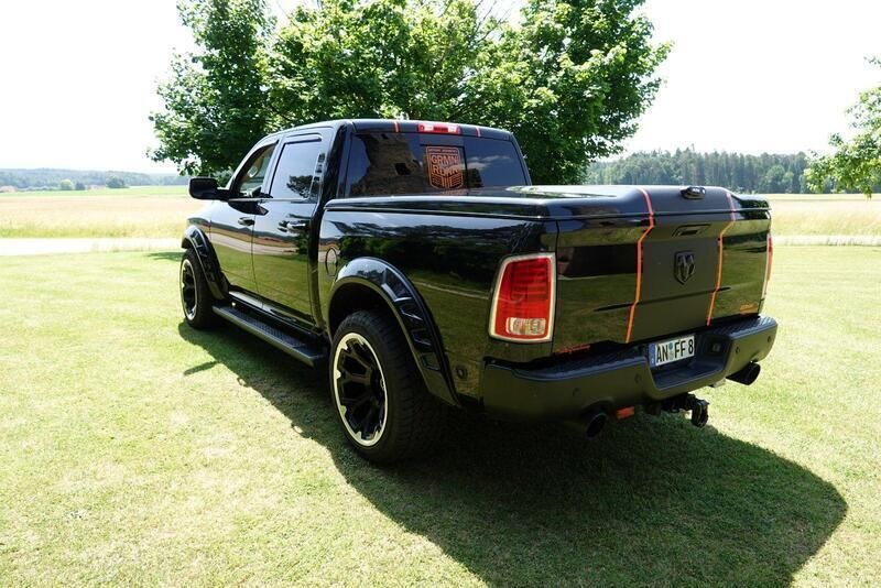 Gebraucht Dodge Ram 401 PS (294 kW) 2014 Schwarz Abholung