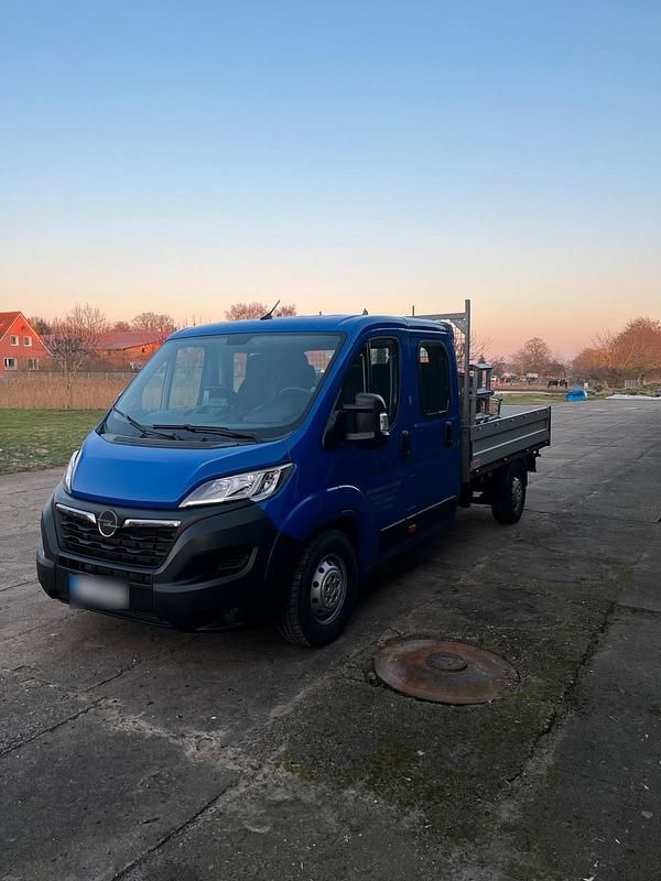 Gebraucht Opel Movano 140 PS (102 kW) 2022 Blau Van