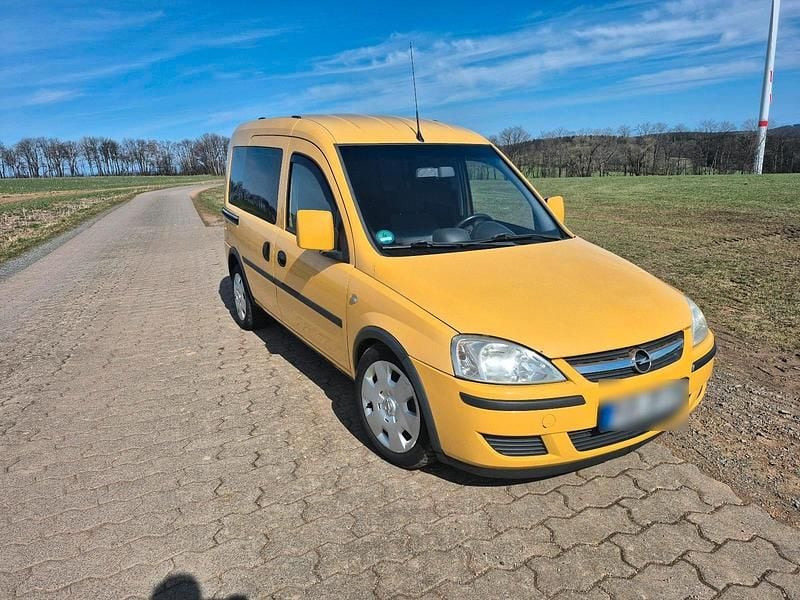 Gebraucht Opel Combo Edition 75 PS (55 kW) 2006 Gelb Van / Kleinbus