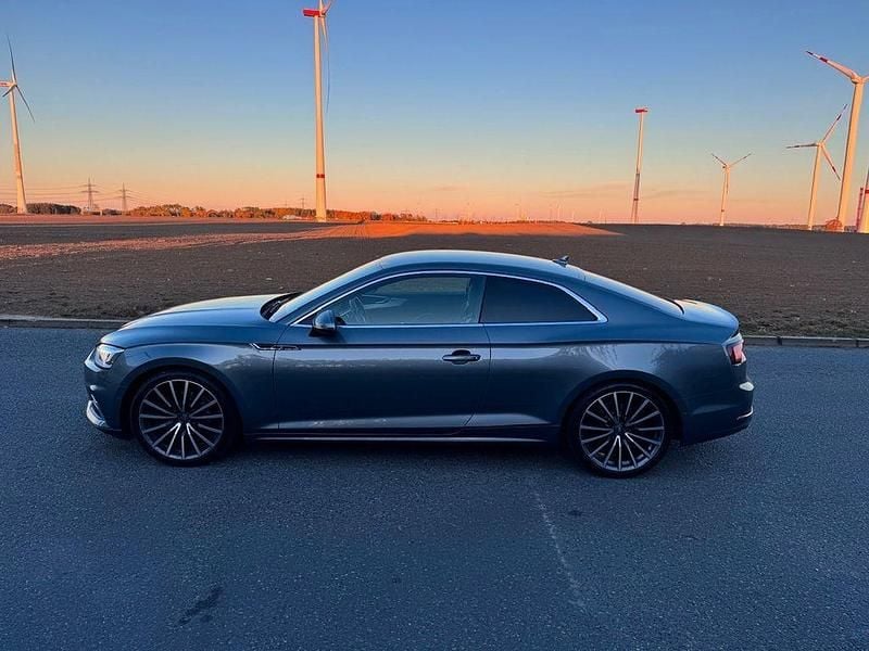 Grau Gebraucht 2019 Audi A5 S-Line Coupé | 23.911 € (Superpreis) - Bild 1/4