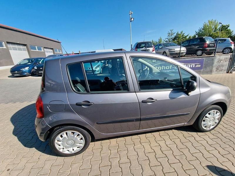 Usado Renault Modus Avantage 75 HP (55 kW) 2009 Cinzento Monovolume