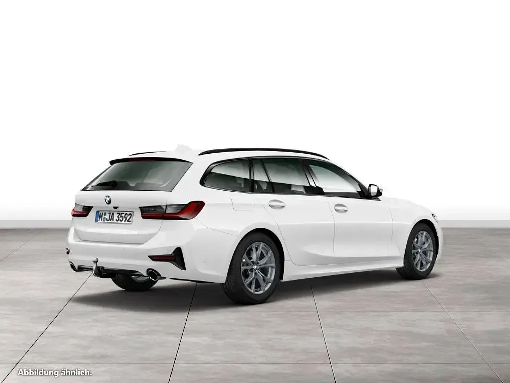 Gebraucht BMW 330 Sport Line 286 PS (210 kW) 2022 Weiß Kombi