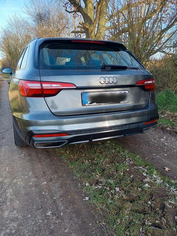 Gebraucht Audi A4 S-Line 190 PS (139 kW) 2020 Grau Kombi