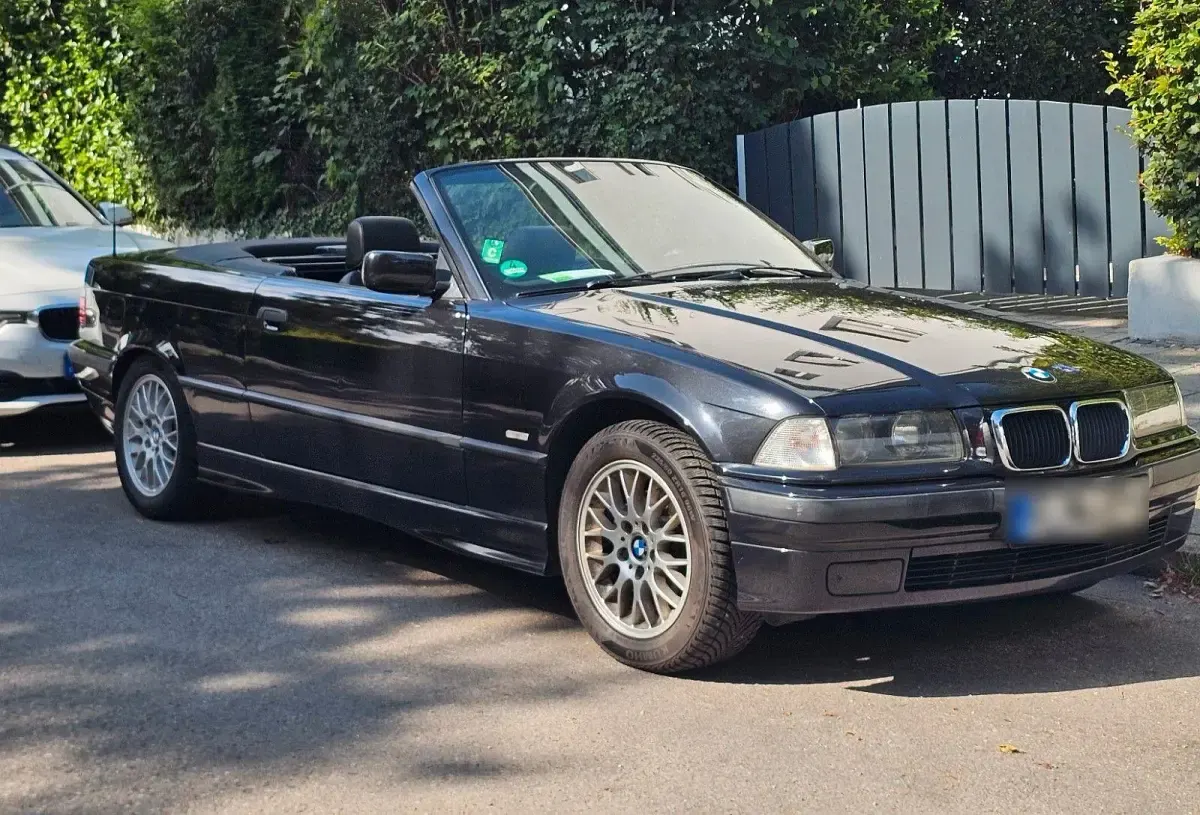 Gebraucht BMW 318 Sport Line 116 PS (85 kW) 1999 Schwarz Cabrio