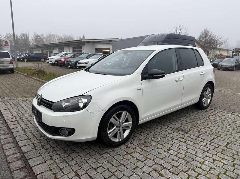 Candyweiß Gebraucht 2012 VW Golf VII Match Kleinwagen | 3.800 € (Guter Preis) - Bild 1/4
