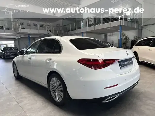 Gebraucht Mercedes C180 170 PS (125 kW) 2025 Weiß Limousine