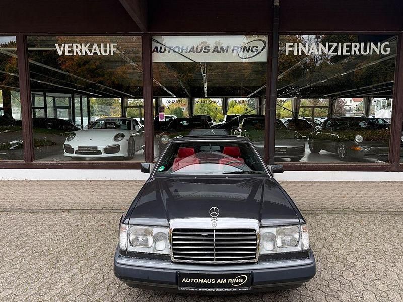 Gebraucht Mercedes E300 AMG 220 PS (161 kW) 1990 Blau Coupé