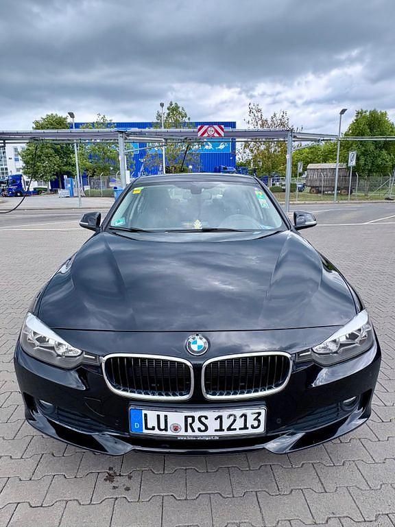 Schwarz Gebraucht 2015 BMW 316 Limousine | 12.800 € (Fairer Preis) - Bild 1/4