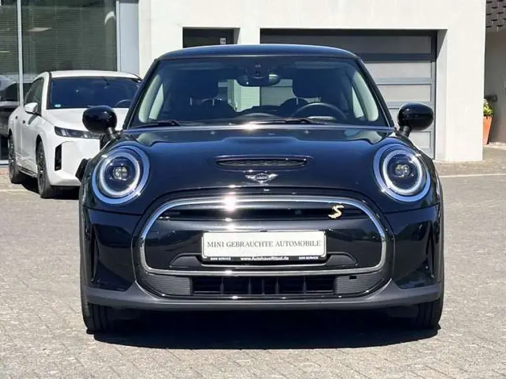 Używany Mini Cooper 135 kW (184 KM) 2023 Czarny Hatchback