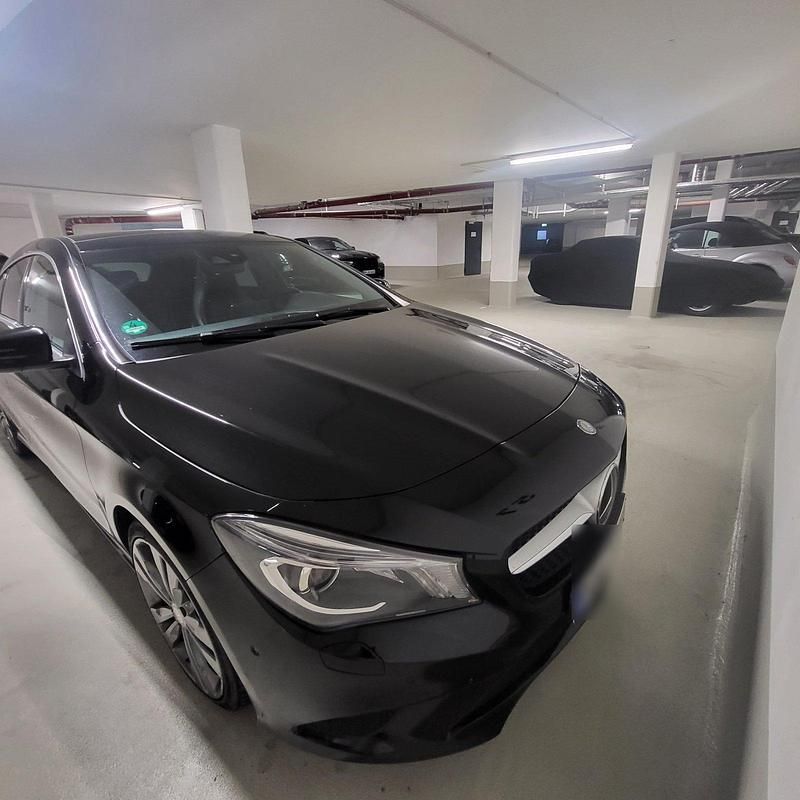 Schwarz Gebraucht 2015 Mercedes CLA220 Shooting Brake Urban Kombi | 12.600 € - Bild 1/4