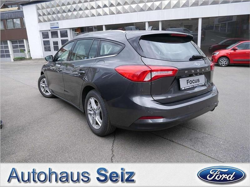 Gebraucht Ford Focus Cool & Connect 125 PS (91 kW) 2021 Grau / magnetic grau (metallic) Kombi