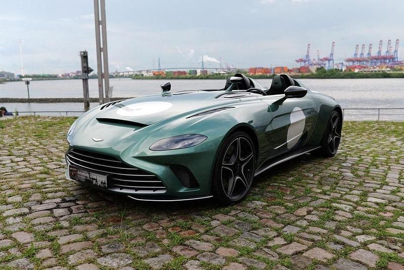 Grün Neu 2024 Aston Martin V12 Vantage Cabrio | 1.039.900 € - Bild 1/4