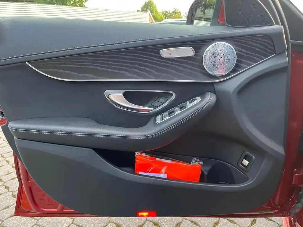 Gebraucht Mercedes C300 AMG line 245 PS (180 kW) 2017 Hyazinthrot Kombi