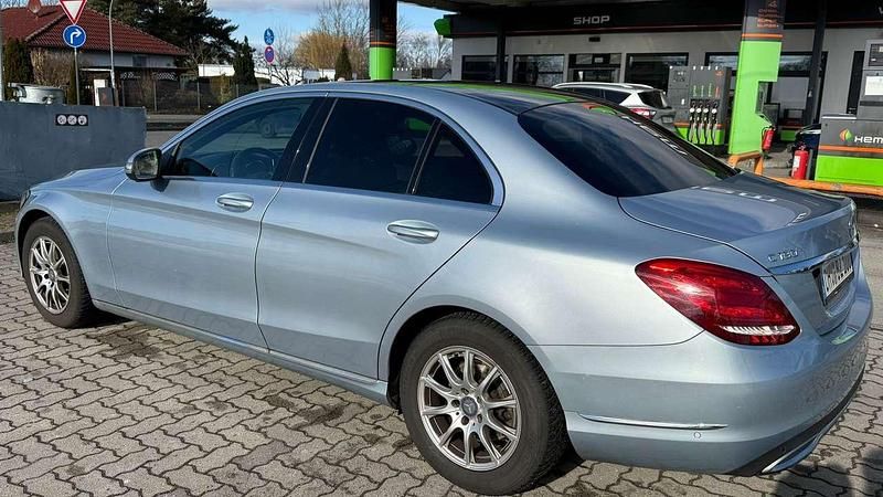 Gebraucht Mercedes C180 156 PS (114 kW) 2015 Silber Limousine