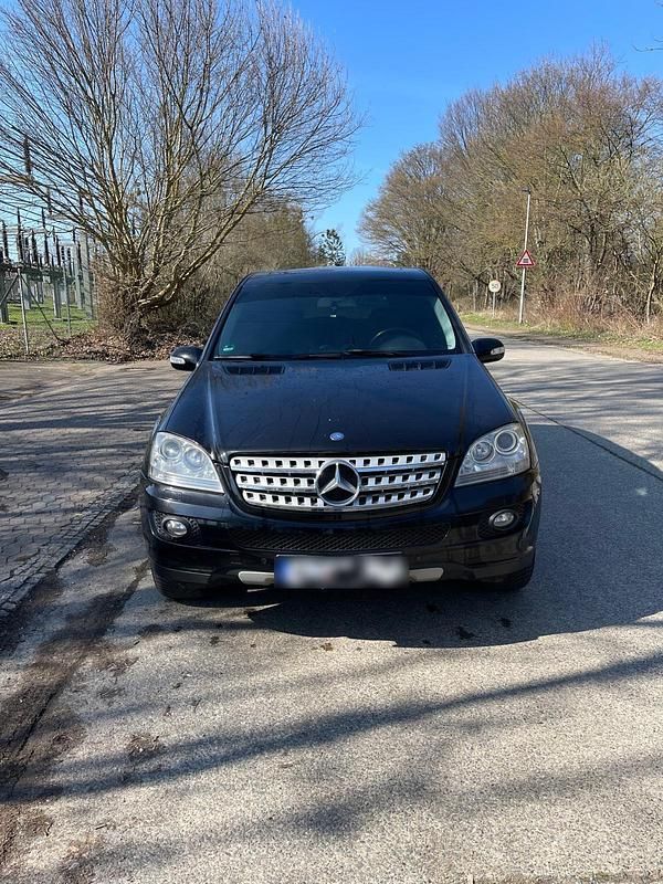 Gebraucht Mercedes ML320 224 PS (164 kW) 2007 Schwarz SUV