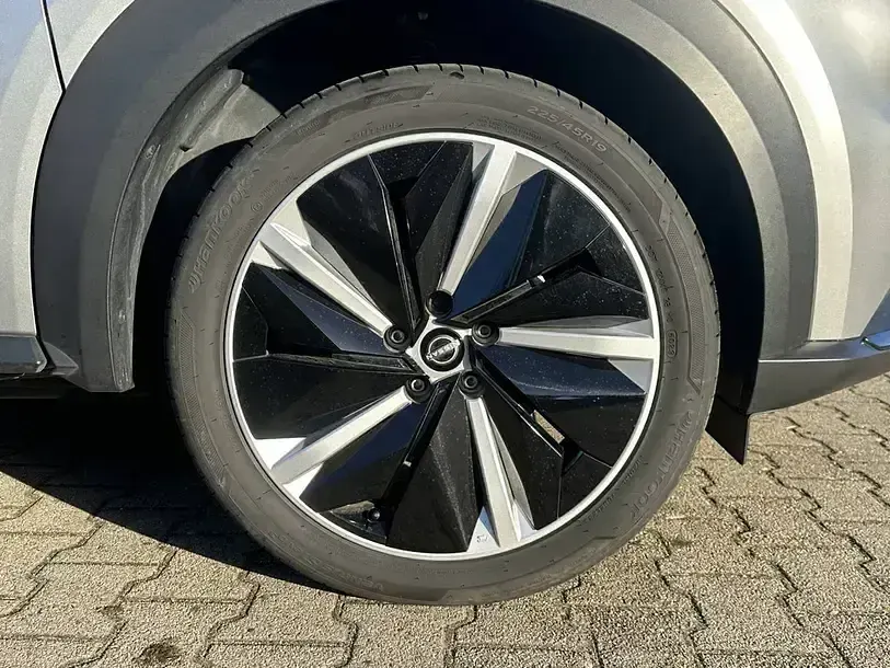 Używany Nissan Juke 105 KM (77 kW) 2024 Srebrny SUV