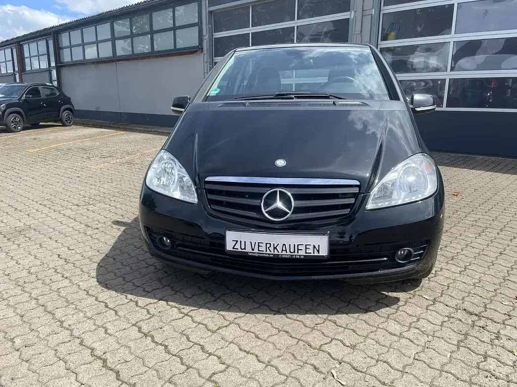 Gebraucht Mercedes A160 95 PS (69 kW) 2011 Schwarz Kleinwagen