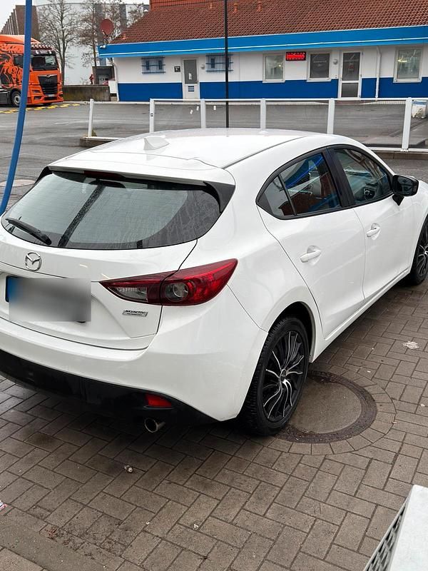 Gebraucht Mazda 3 101 PS (74 kW) 2014 Weiß Limousine