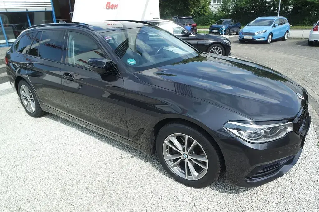 Gebraucht BMW 520 Sport Line 190 PS (139 kW) 2018 Grau Kombi