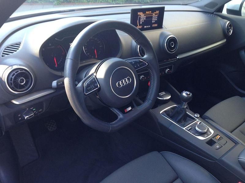 Gebraucht Audi A3 S-Line 150 PS (110 kW) 2014 Silber Limousine