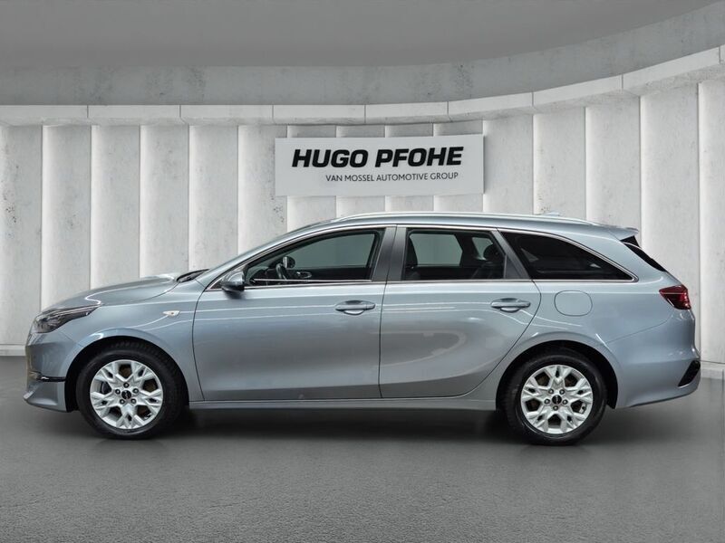 Gebraucht Kia Ceed Vision 160 PS (117 kW) 2023 Andere farbe Kleinwagen