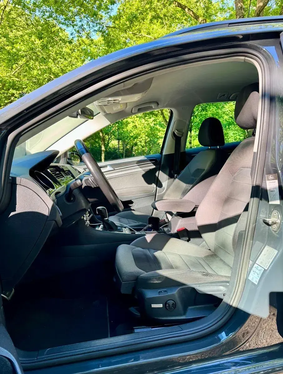 Gebraucht VW Golf VII R 150 PS (110 kW) 2019 Grau Kombi
