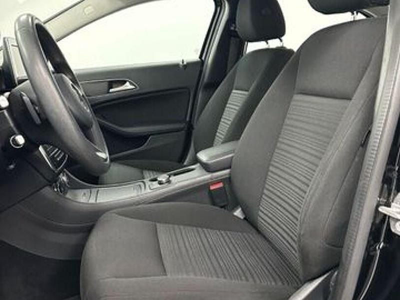 Gebraucht Mercedes A180 122 PS (89 kW) 2017 Schwarz Limousine