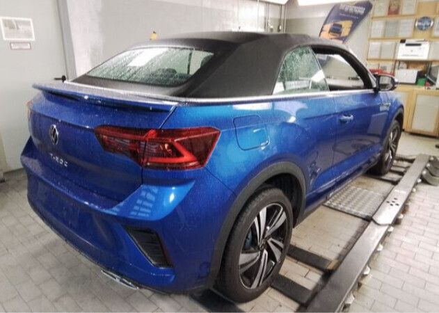Gebraucht VW T-Roc Cabriolet R-line 150 PS (110 kW) 2024 Blau Cabrio