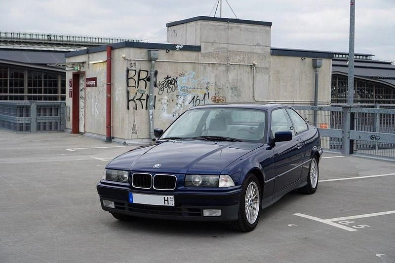 Gebraucht BMW 325 192 PS (141 kW) 1992 Blau Coupé