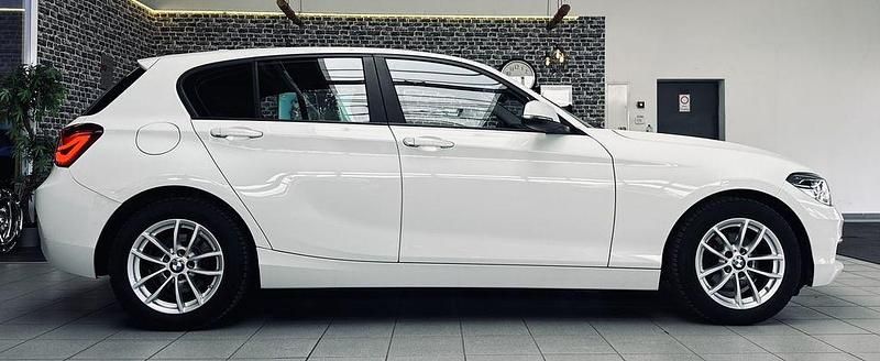 Gebraucht BMW 118 Advantage 136 PS (100 kW) 2019 Weiß Kleinwagen