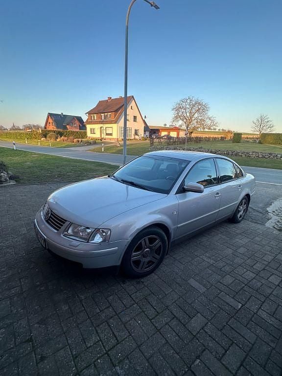 Gebraucht VW Passat Highline 193 PS (141 kW) 2002 Silber Limousine