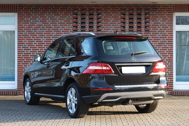 Gebraucht Mercedes ML250 204 PS (150 kW) 2014 Schwarz SUV