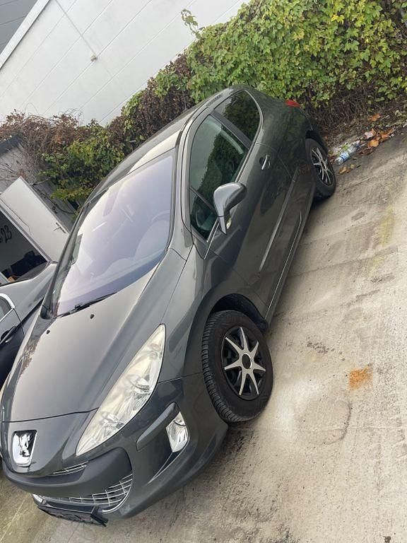 Grau Gebraucht 2009 Peugeot 308 Sport Limousine | 2.099 € (Guter Preis) - Bild 1/4