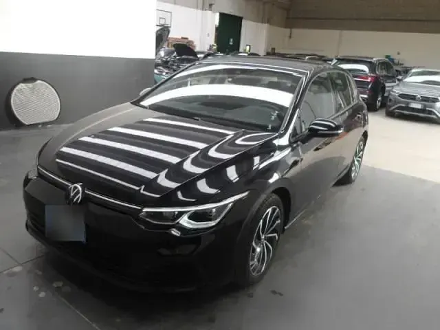Gebraucht VW Golf VIII Life 131 PS (96 kW) 2021 Schwarz Limousine