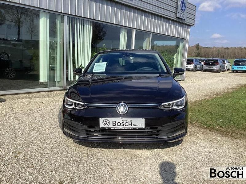 Gebraucht VW Golf VIII Active 150 PS (110 kW) 2023 Schwarz Limousine