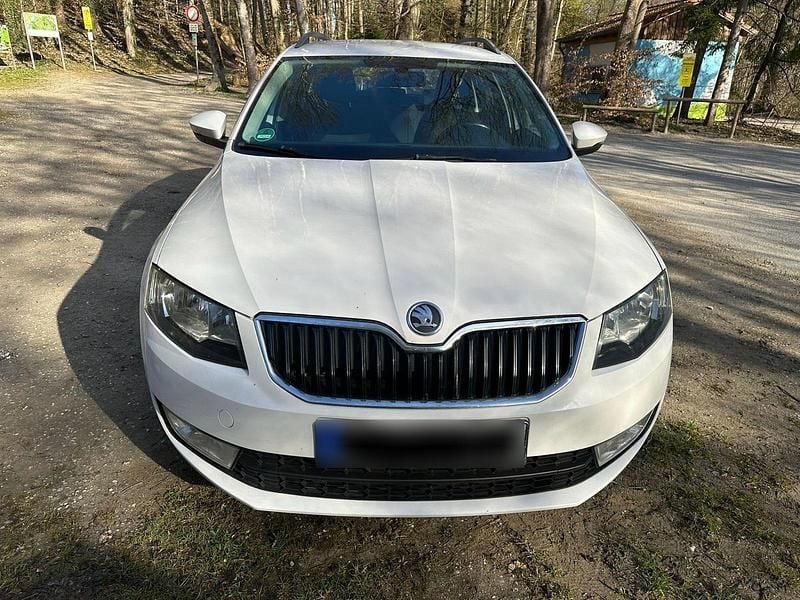 Gebraucht Skoda Octavia 150 PS (110 kW) 2013 Weiß Kombi