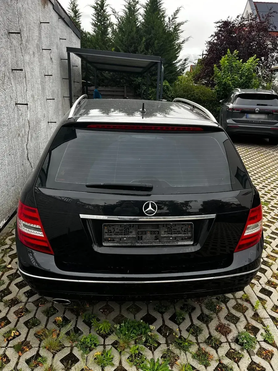 Gebraucht Mercedes E220 Avantgarde 170 PS (125 kW) 2012 Schwarz Kombi