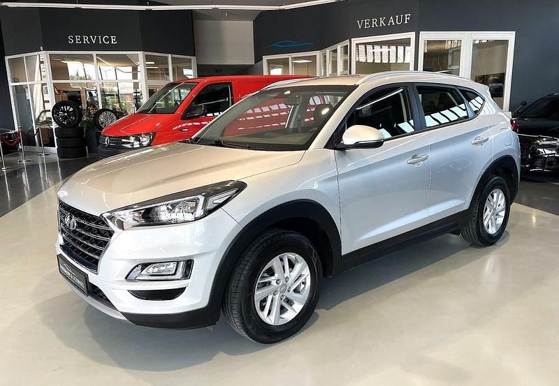 Silber Gebraucht 2020 Hyundai Tucson Trend SUV | 19.410 € (Fairer Preis) - Bild 1/4