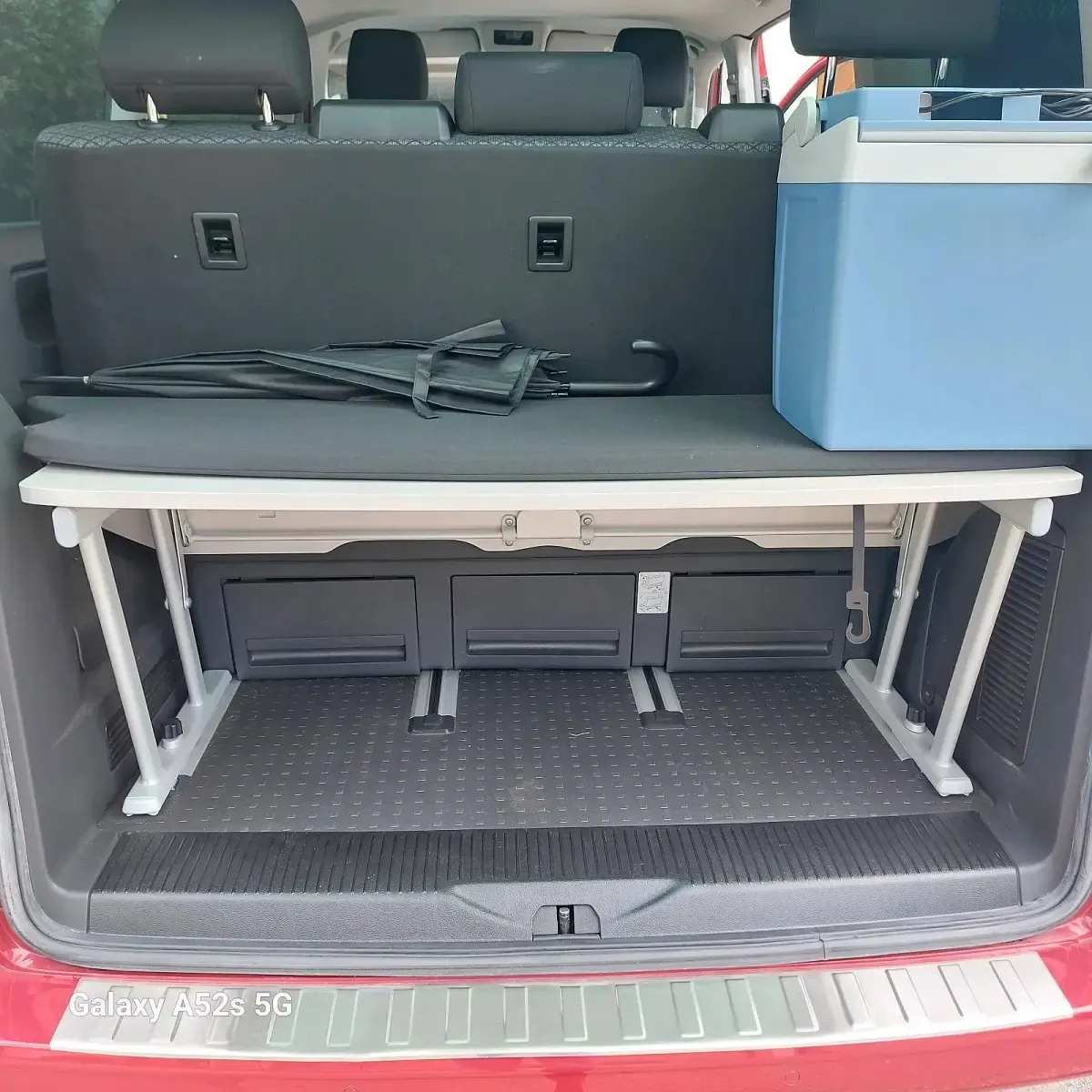Gebraucht VW Multivan Family 150 PS (110 kW) 2020 Rot Van / Kleinbus