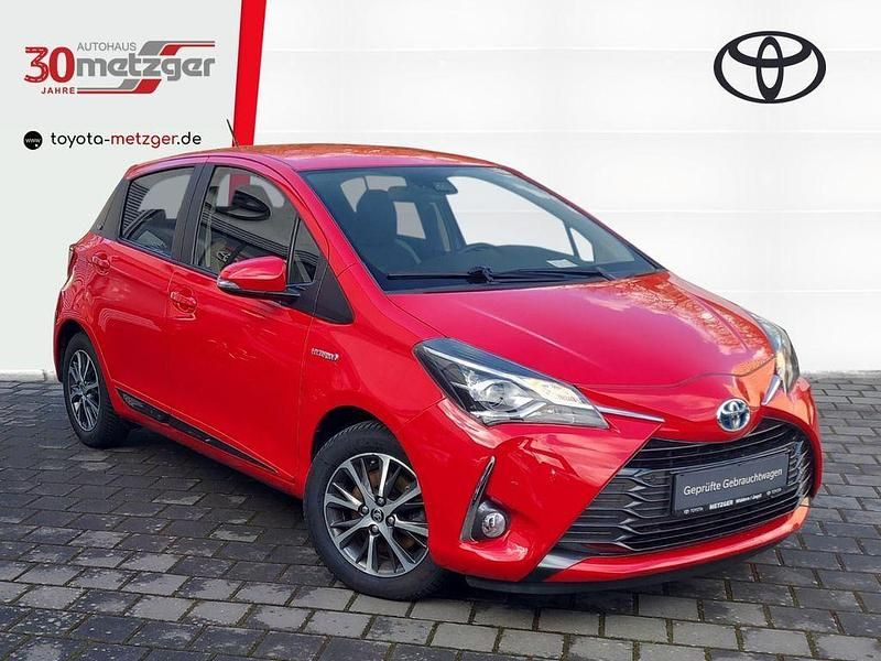 Gebraucht Toyota Yaris Hybrid Plus 101 PS (74 kW) 2019 Rot Limousine