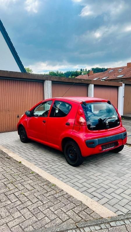 Rot Gebraucht 2009 Peugeot 107 Filou Kleinwagen | 1.899 € (Etwas zu teuer) - Bild 1/4