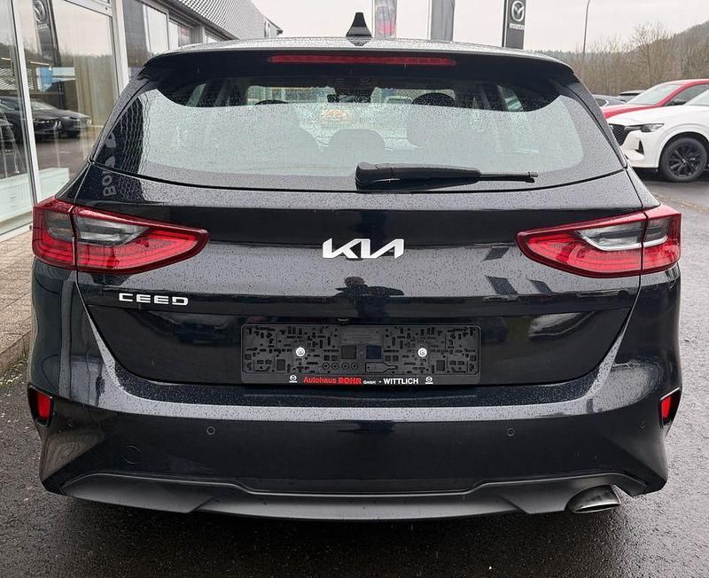 Gebraucht Kia Ceed Vision 160 PS (117 kW) 2023 Schwarz Kleinwagen